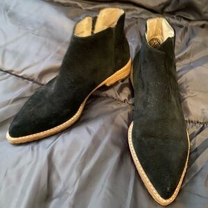 Matt Berson: Size 6, Black Ankle Boots